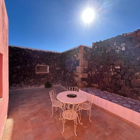 Feriehus Dammuso Rosa